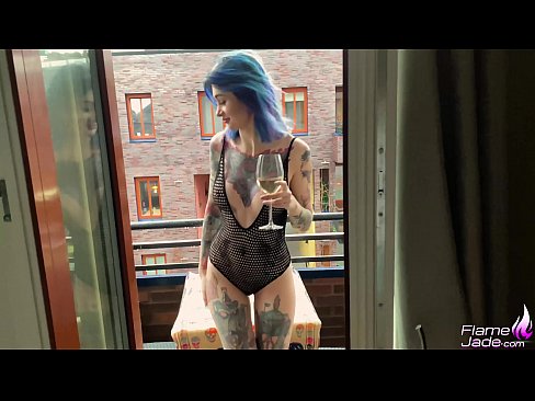 ❤️ 巨大的女孩大口吸吮,在空旷的天空下热情地做爱 Anal video﹏﹏